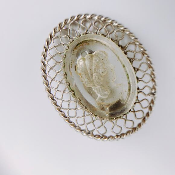 Vintage Whiting & Davis Cameo Clip-On Earrings, Filigree, 1950s Jewelry - Picture 12 of 12